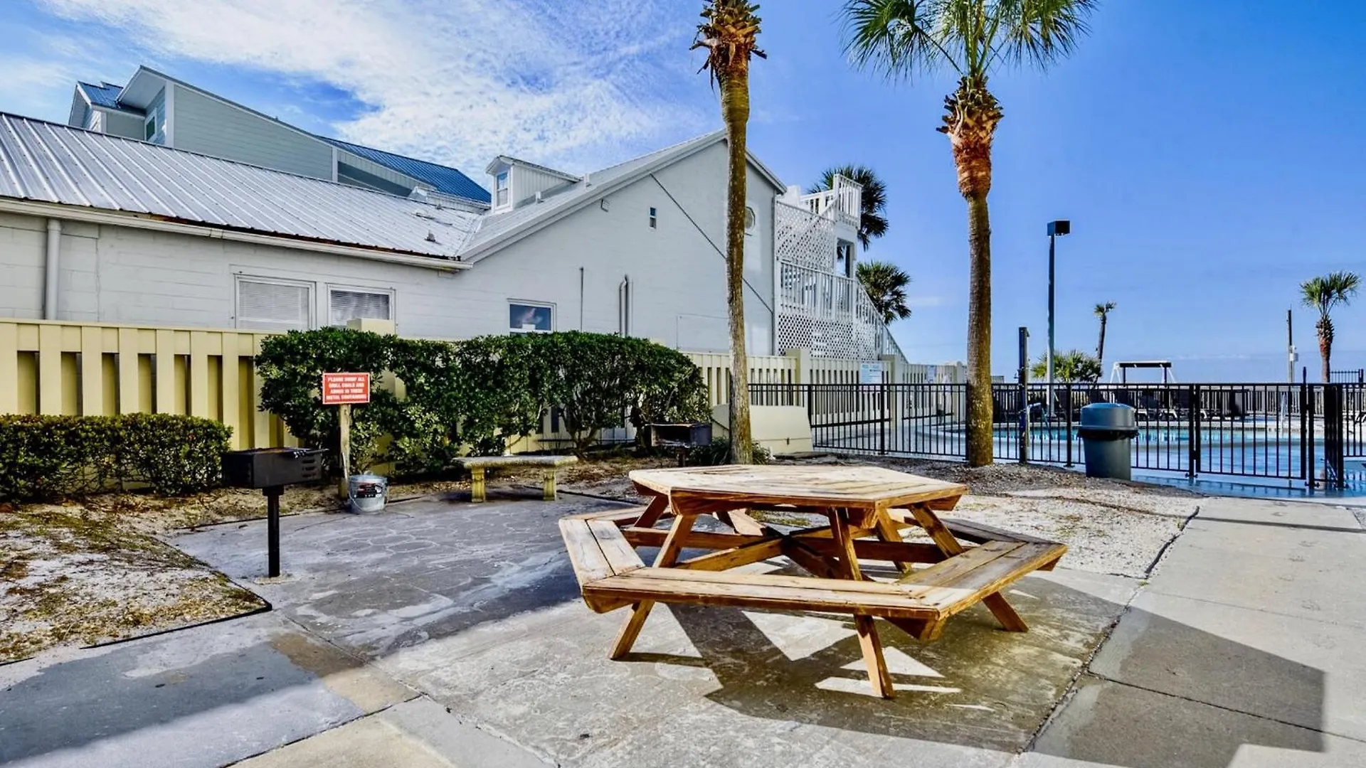 Sunbird Resort Ground Floor Gem With Ocean Views! Free Beach Chairs And Umbrella! By Dolce Vita Getaways Pcb Panama City Beach Apartman