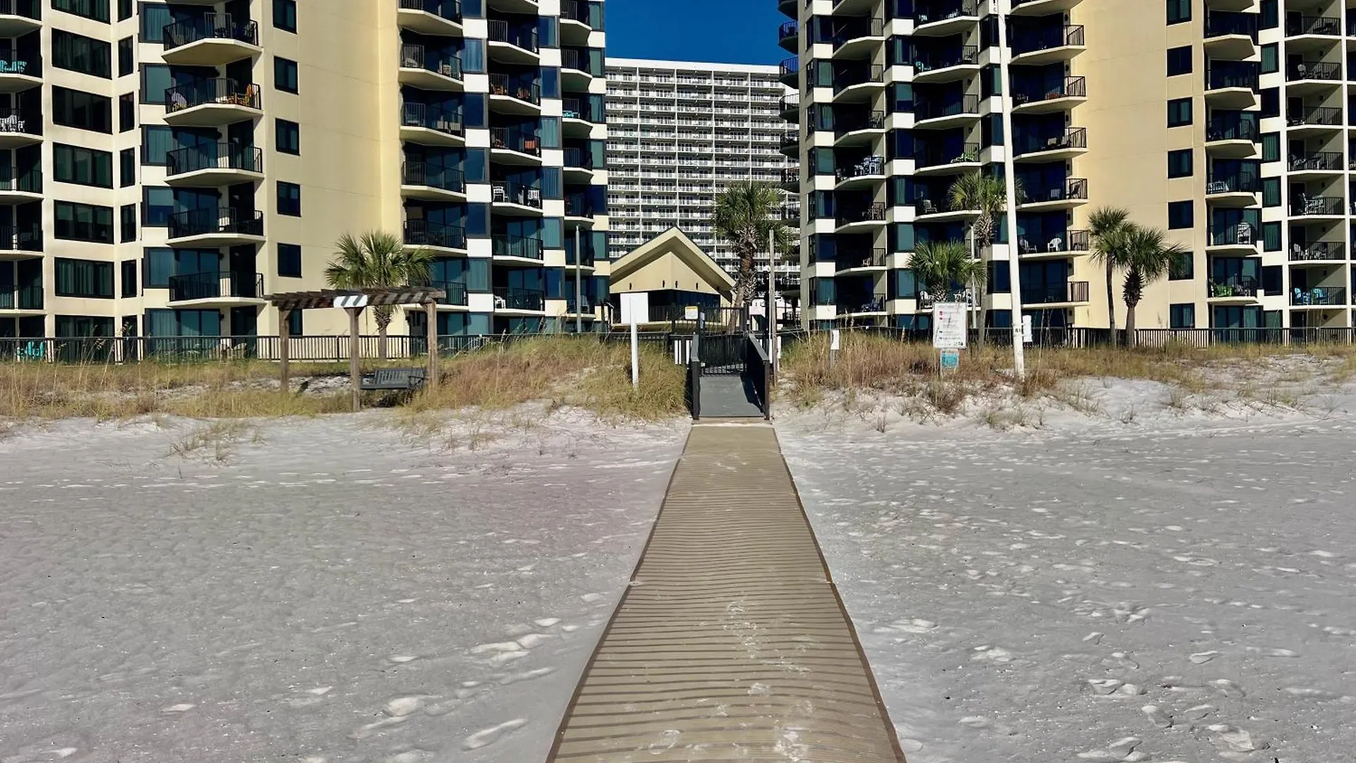 Apartman Sunbird Resort Ground Floor Gem With Ocean Views! Free Beach Chairs And Umbrella! By Dolce Vita Getaways Pcb Panama City Beach