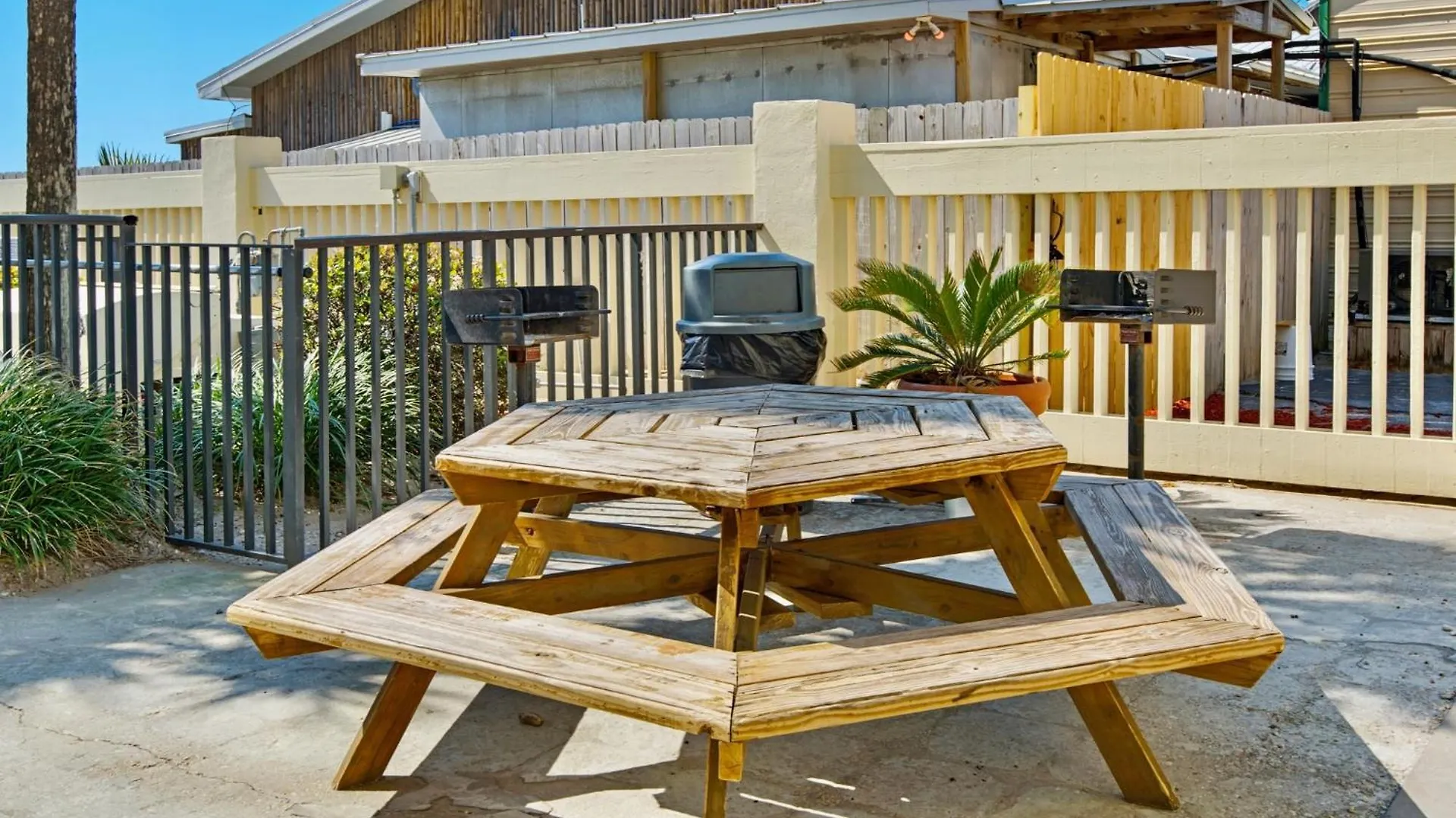Sunbird Resort Ground Floor Gem With Ocean Views! Free Beach Chairs And Umbrella! By Dolce Vita Getaways Pcb Panama City Beach Apartment